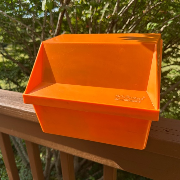 Betty Crocker Tupperware Bright Orange Organizer- recipes included!! - Picture 1 of 2